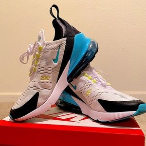 Boys Nike Air Max 270 Gradeschool (NWT)